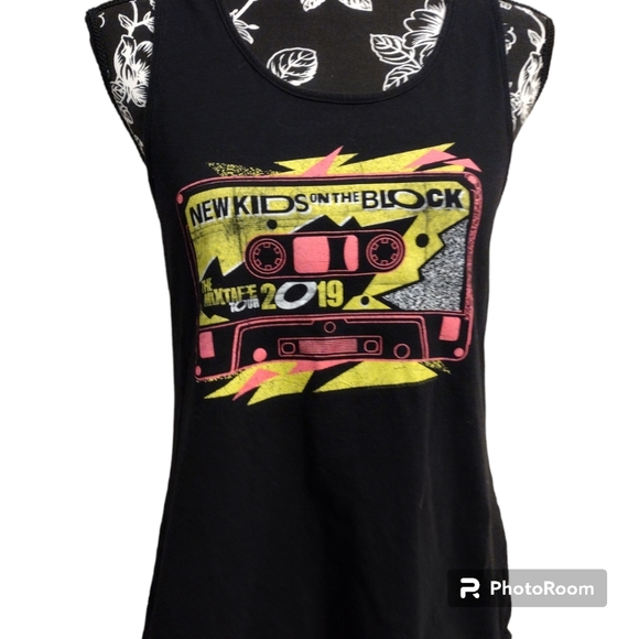 unbranded Tops - NKOTB Mixed Tape Tour 2019 Concert top